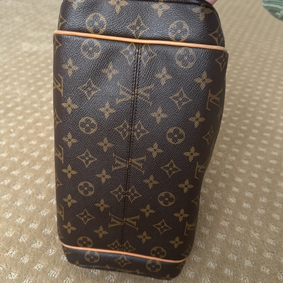 Louis Vuitton Totally MM - Picture 7 of 13